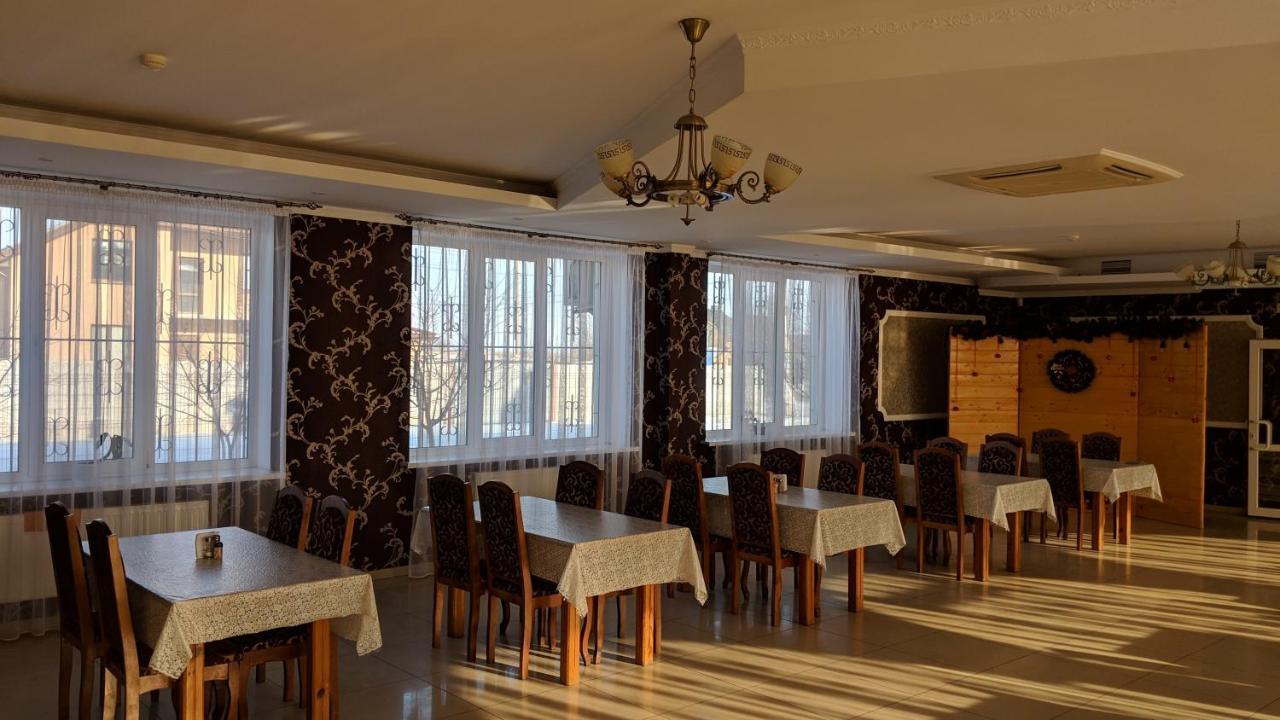 Karavan Hotel Bila Krynytsya  Exterior photo